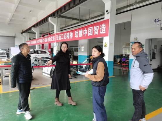 55608DEF122A1C368530FCBBB09A2A46